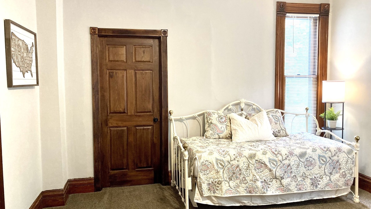 Photo of Bedroom in Boonville