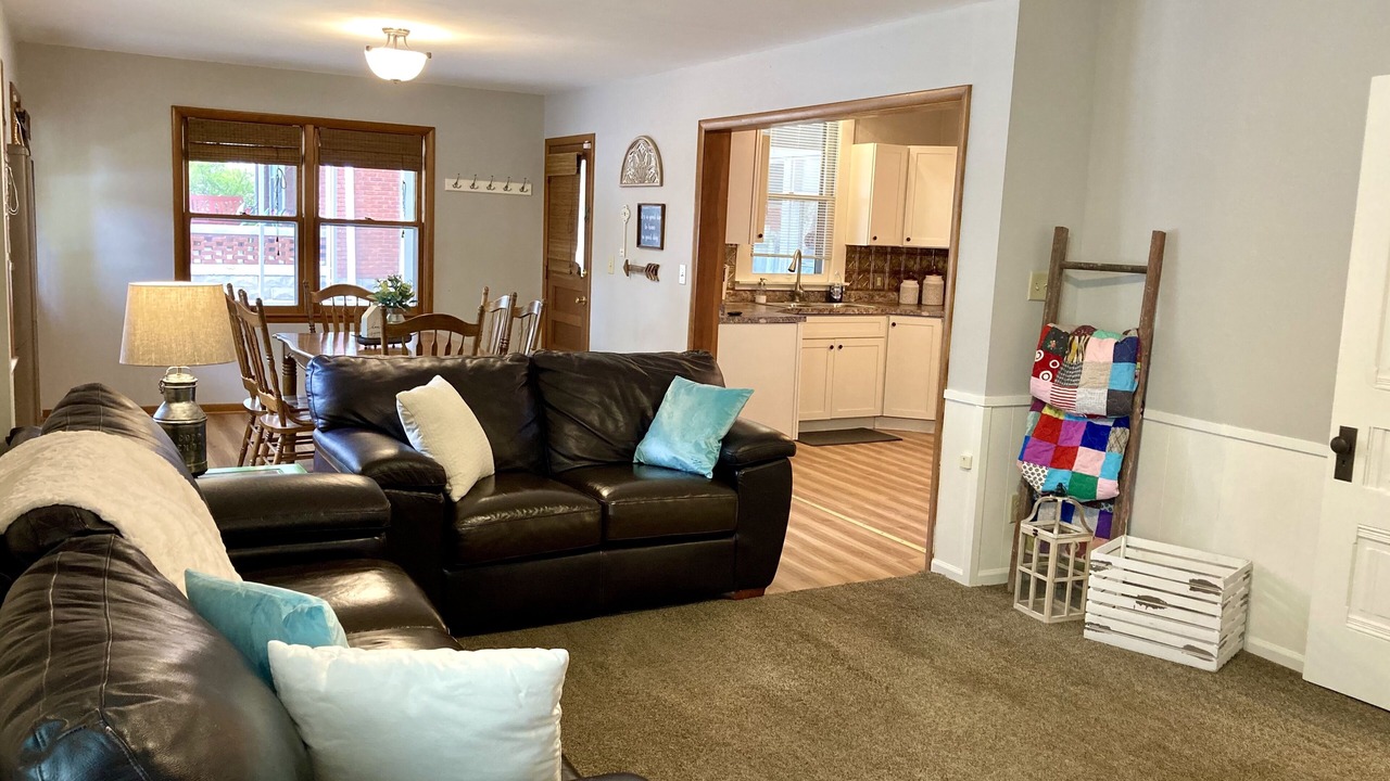 Photo of Livingroom in Boonville