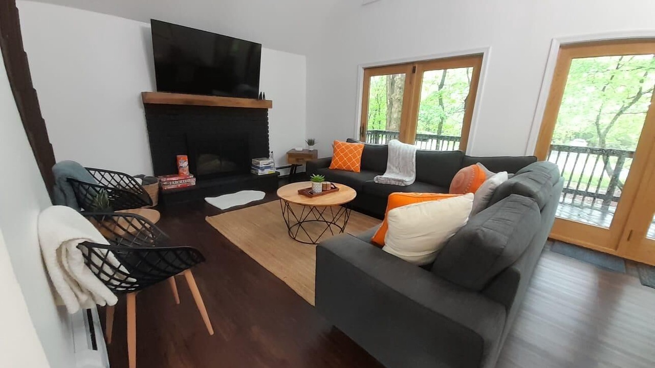 Photo of Livingroom in Long Pond