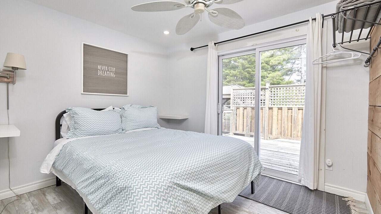 Photo of Bedroom in Honey Harbour