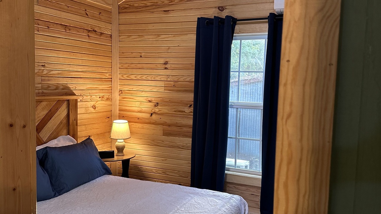 Photo of Bedroom in Alleene
