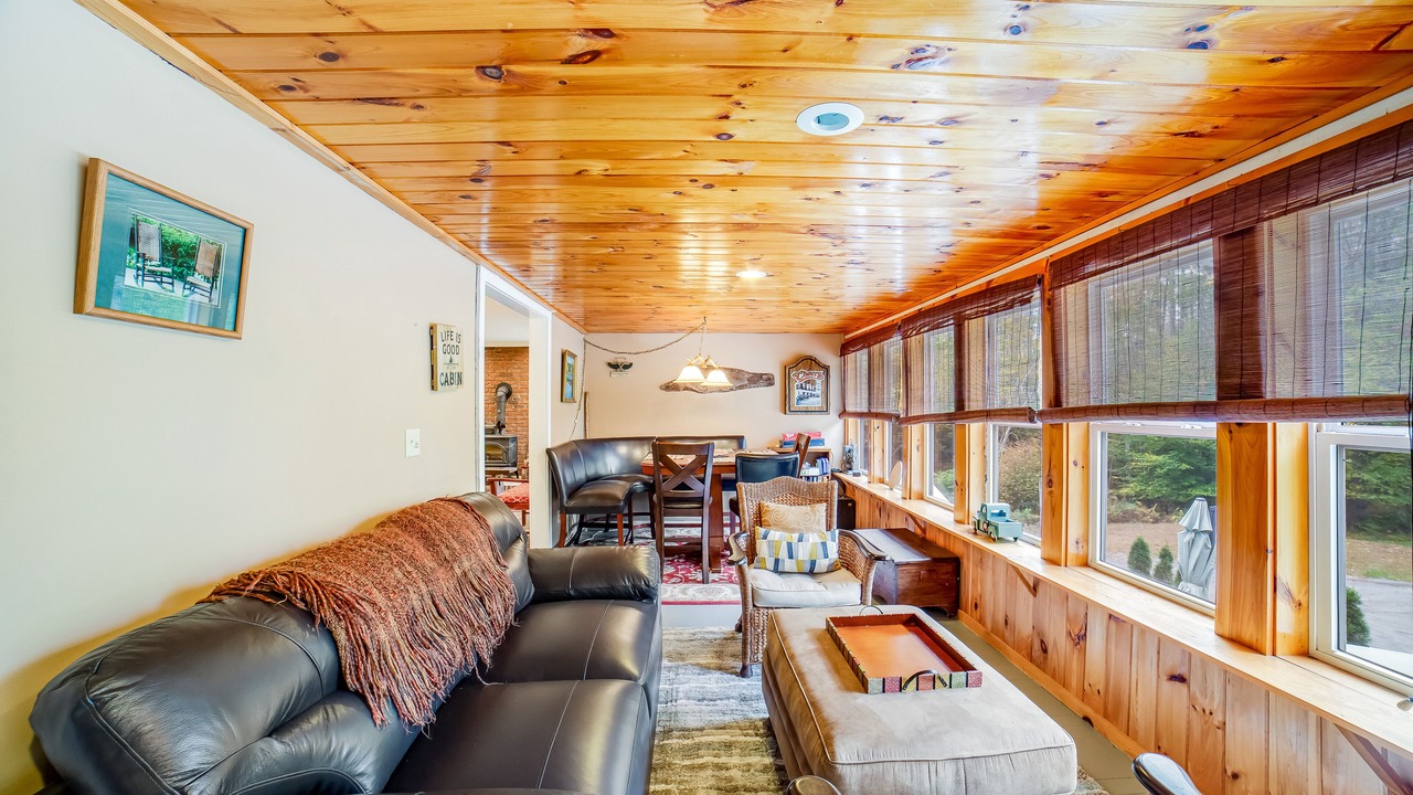 Photo of Livingroom in Brant Lake