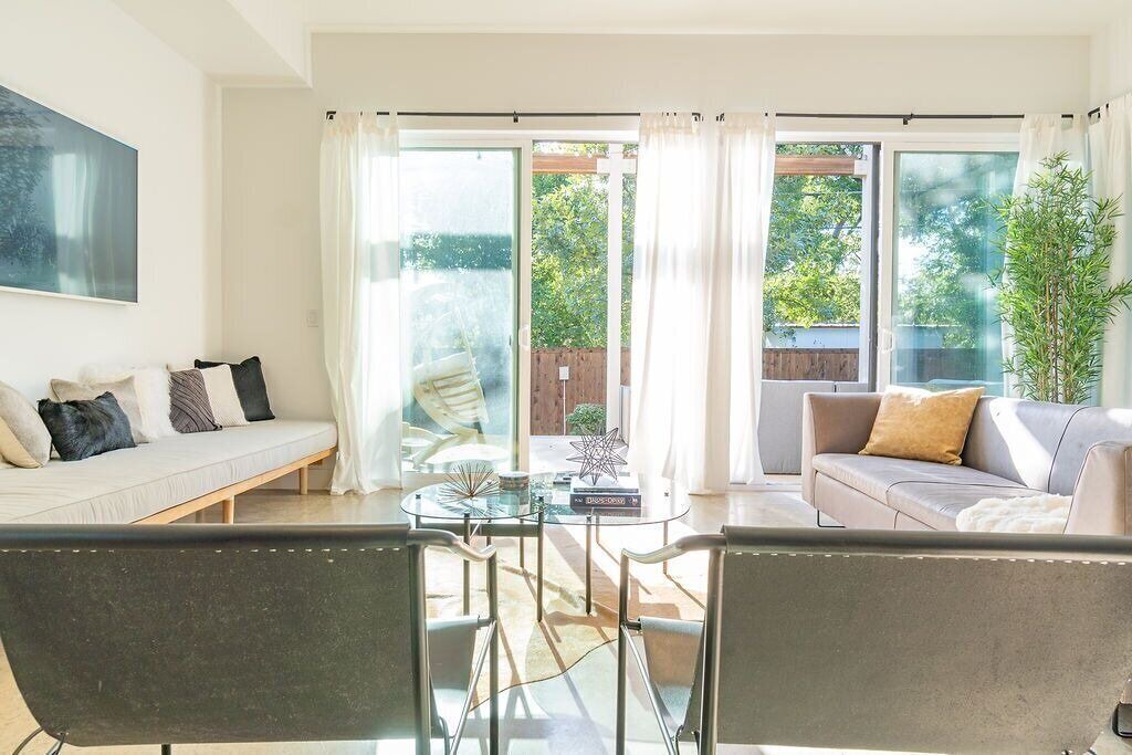 Photo of Livingroom in Knox - Henderson