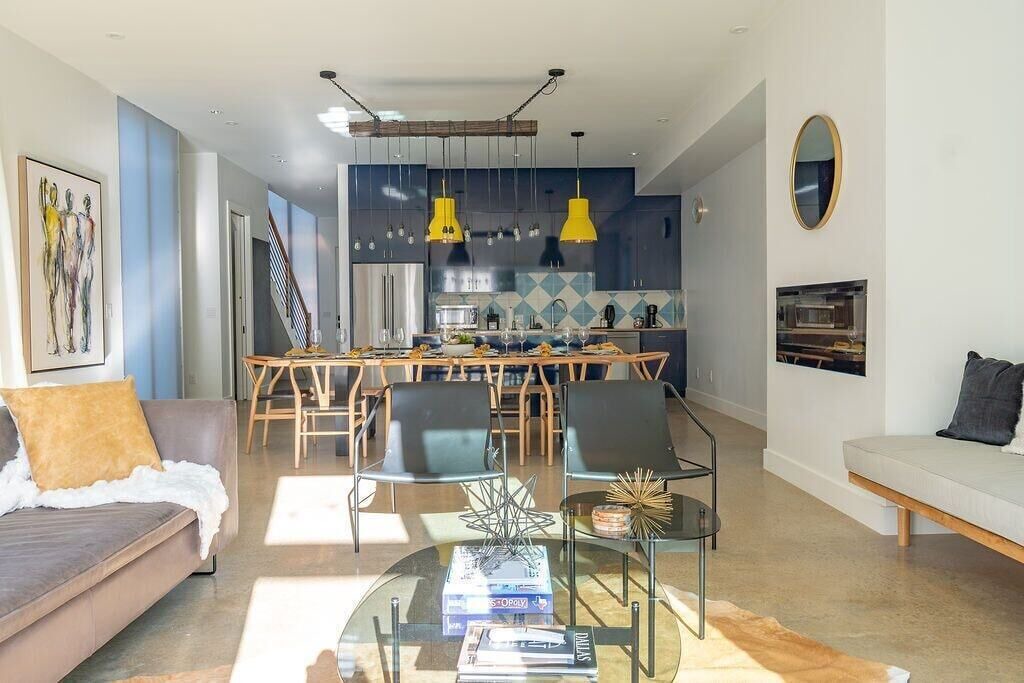 Photo of Livingroom in Knox - Henderson