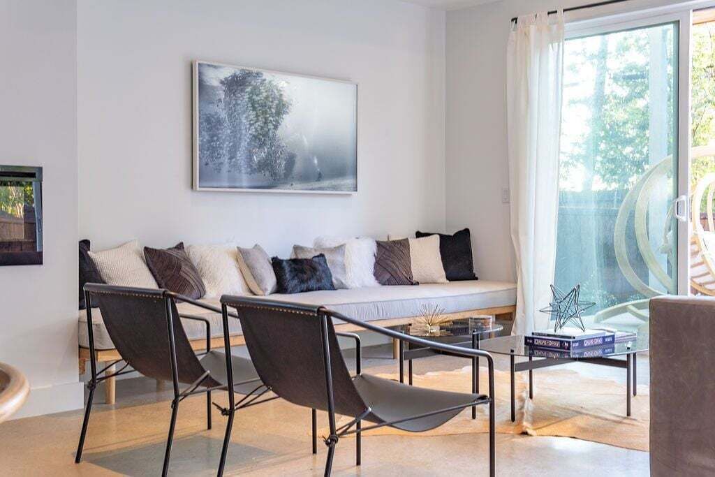 Photo of Livingroom in Knox - Henderson