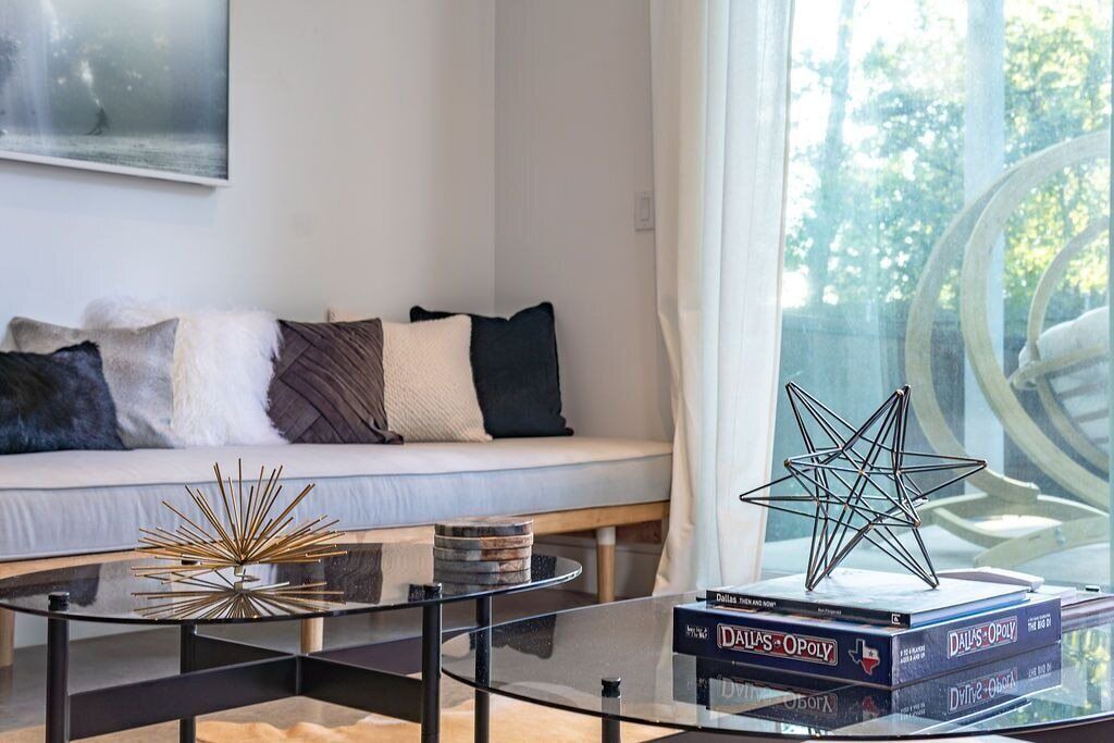 Photo of Livingroom in Knox - Henderson