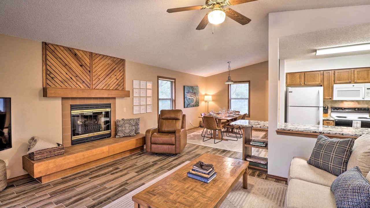 Photo of Bedroom in Lone Rock