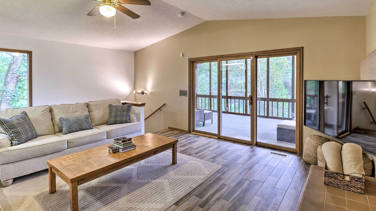 Photo of Bedroom in Lone Rock