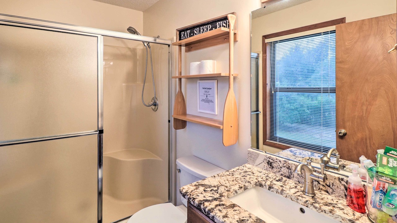 Photo of Bathroom in Lone Rock