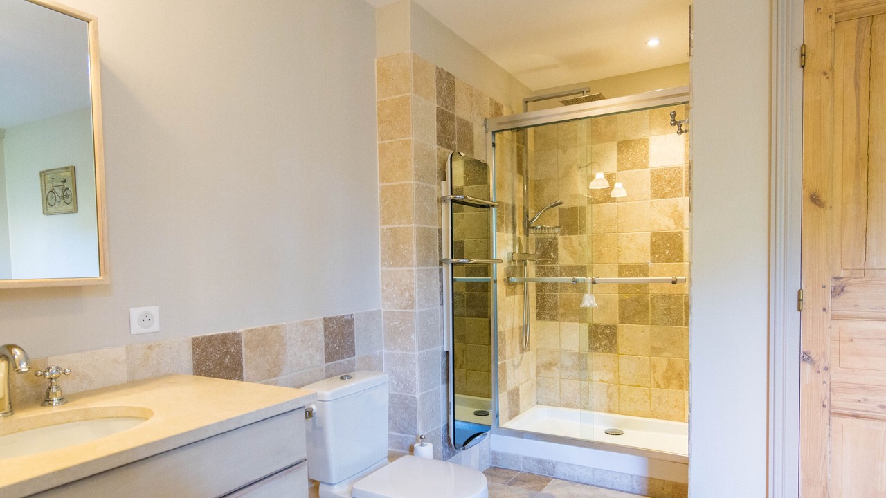 Photo of Bathroom in Goult