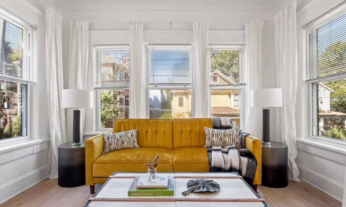 Photo of Livingroom in Candler Park