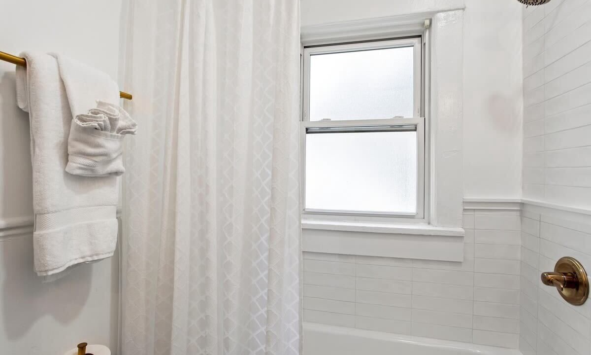 Photo of Bathroom in Candler Park