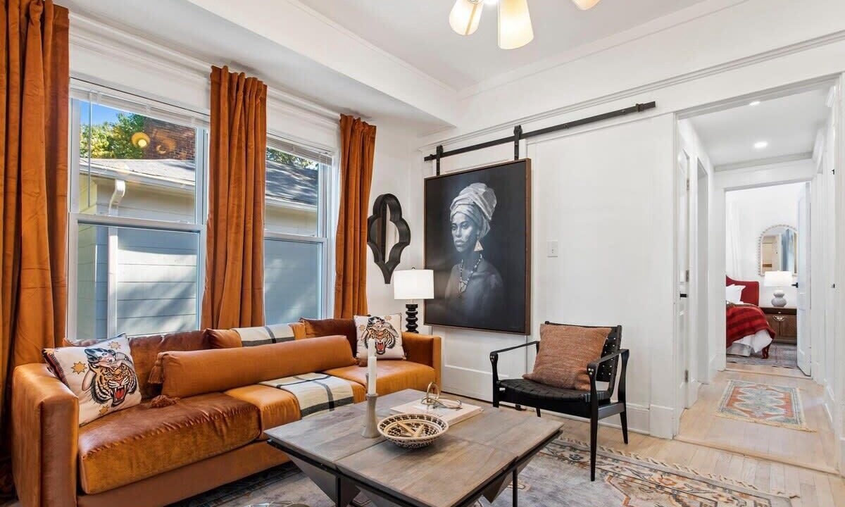 Photo of Livingroom in Candler Park