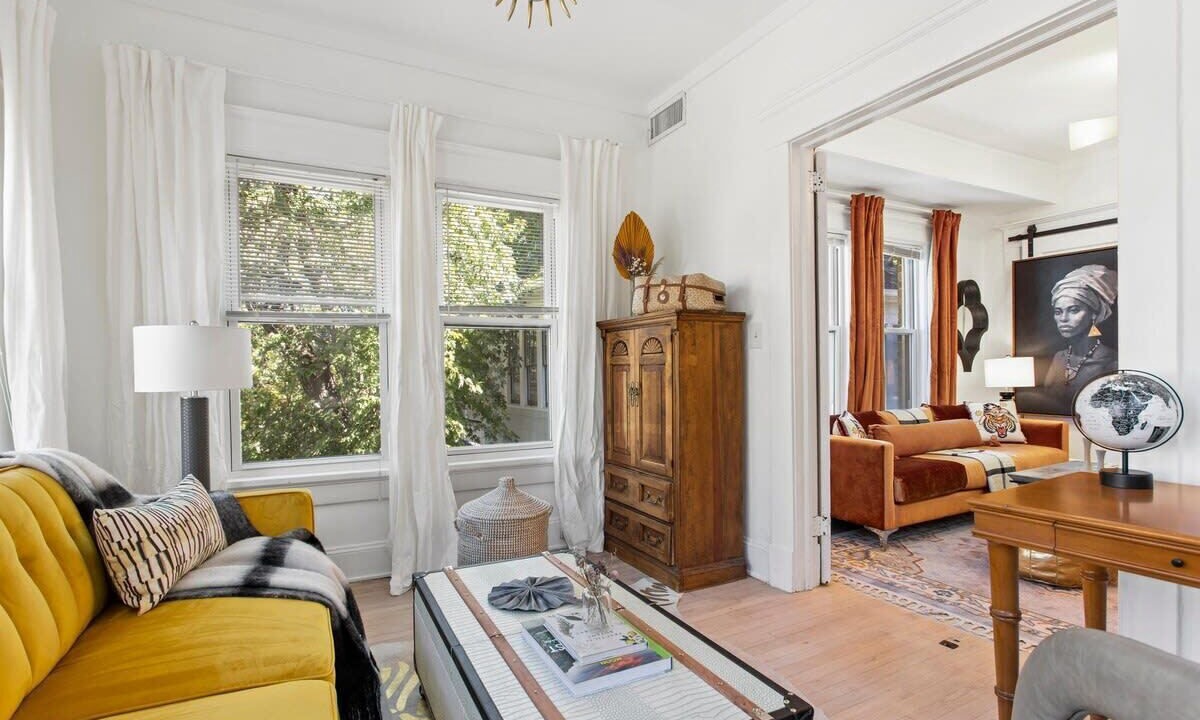 Photo of Livingroom in Candler Park