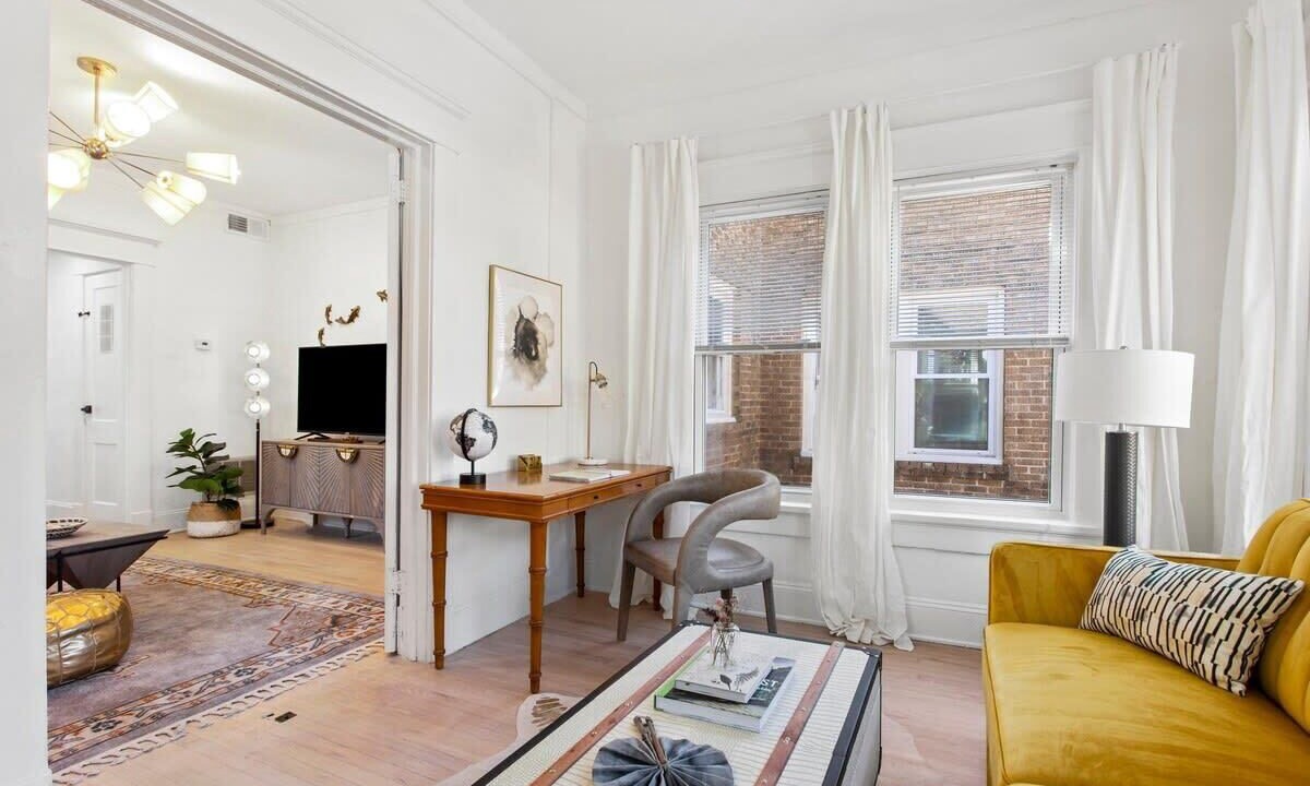 Photo of Livingroom in Candler Park