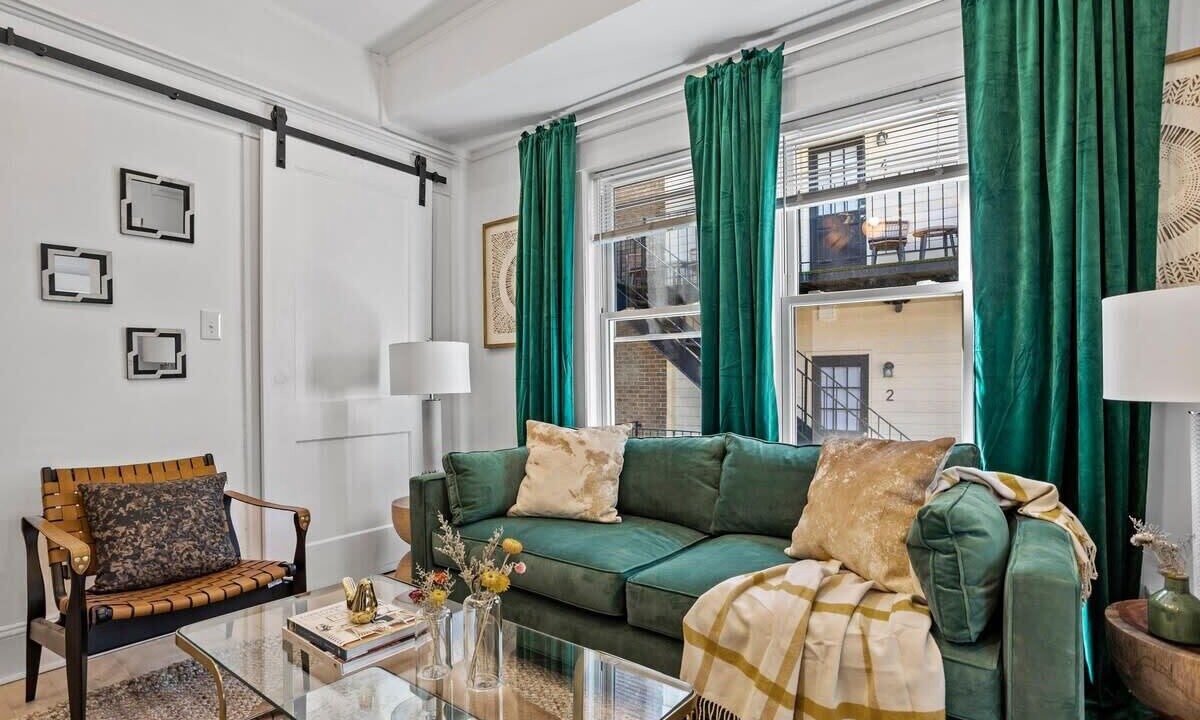 Photo of Livingroom in Candler Park