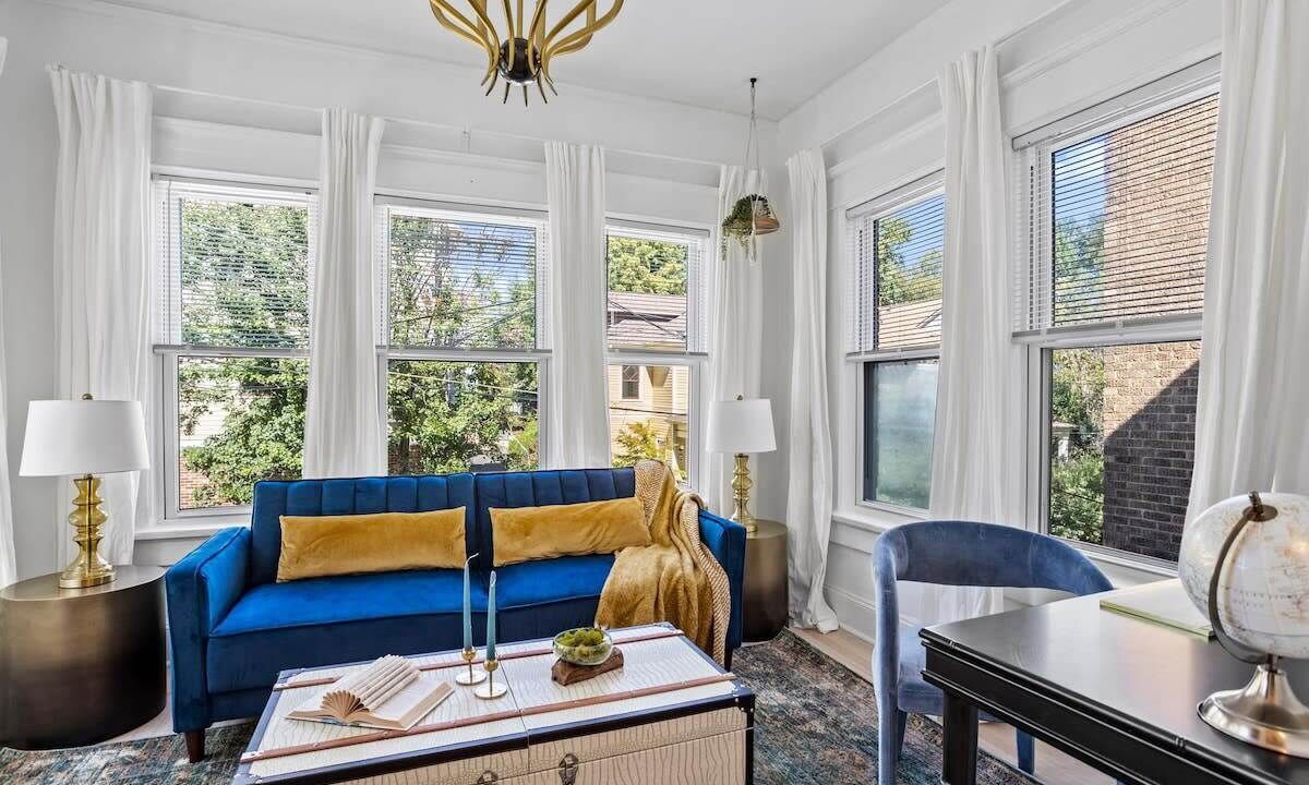 Photo of Livingroom in Candler Park