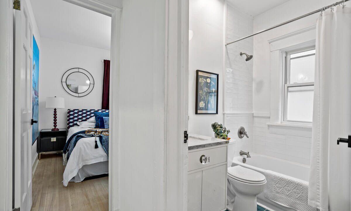 Photo of Bathroom in Candler Park