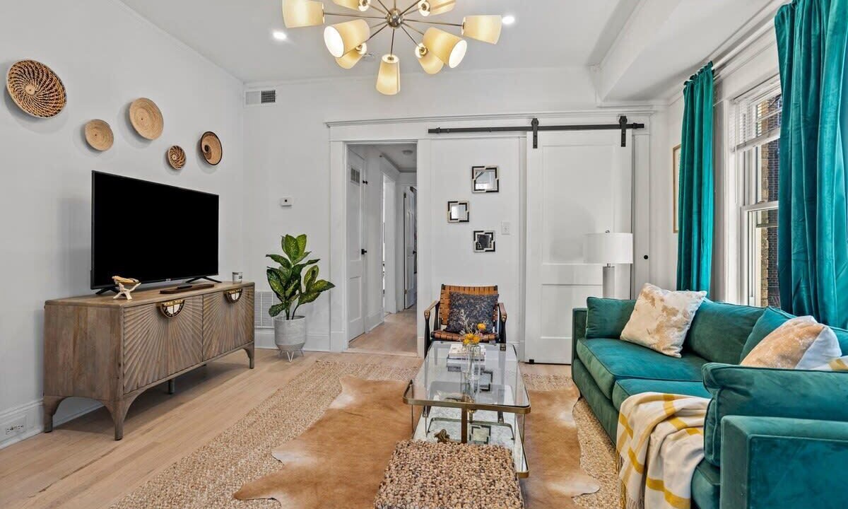 Photo of Livingroom in Candler Park