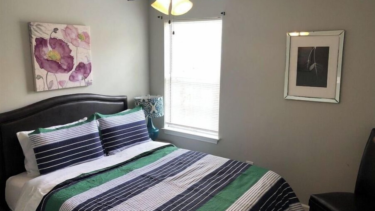 Photo of Bedroom in Lawrenceville