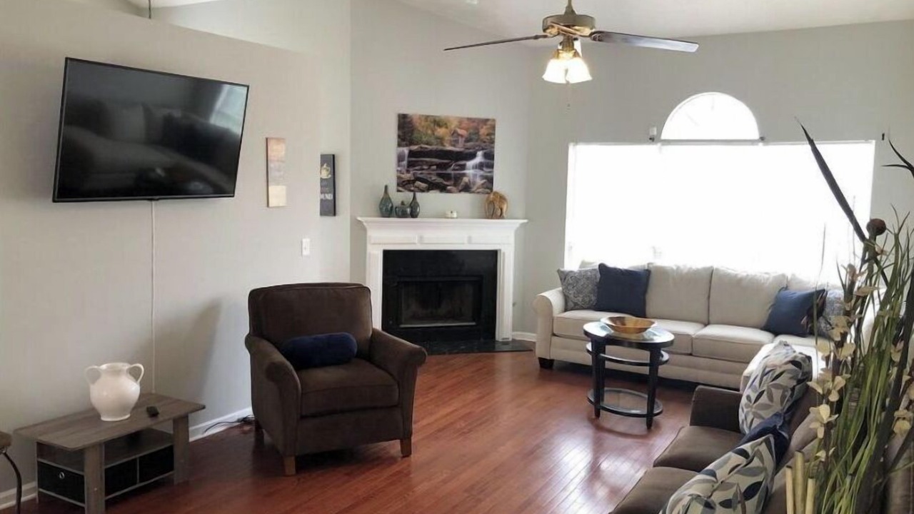 Photo of Livingroom in Lawrenceville