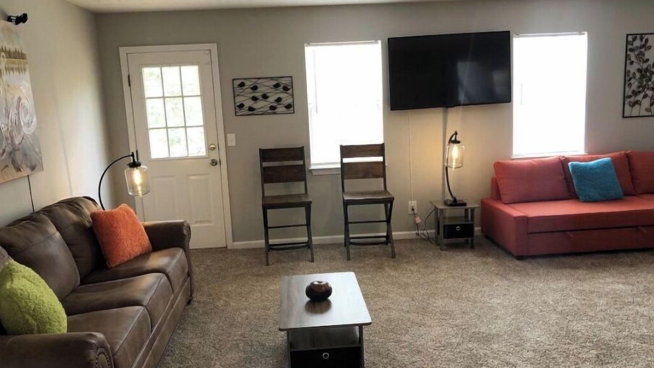 Photo of Livingroom in Lawrenceville