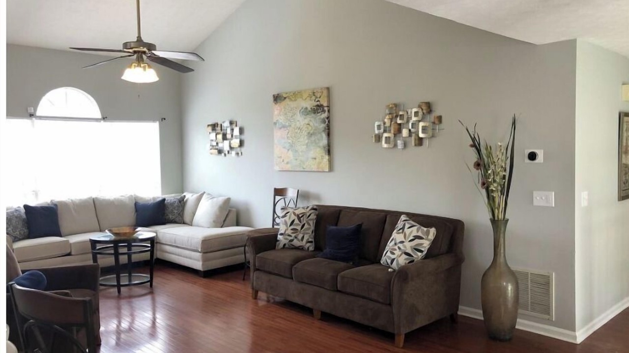 Photo of Livingroom in Lawrenceville