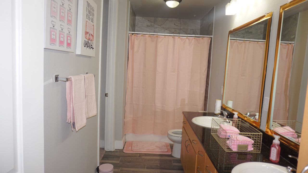 Photo of Bathroom in Energy Corridor