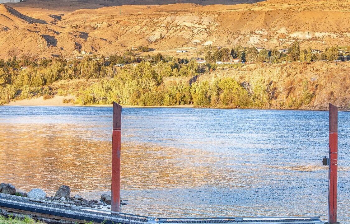 Photo of Others in Monitor