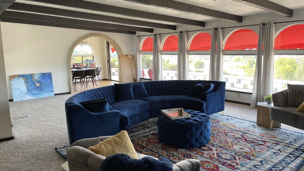 Photo of Livingroom in Monitor