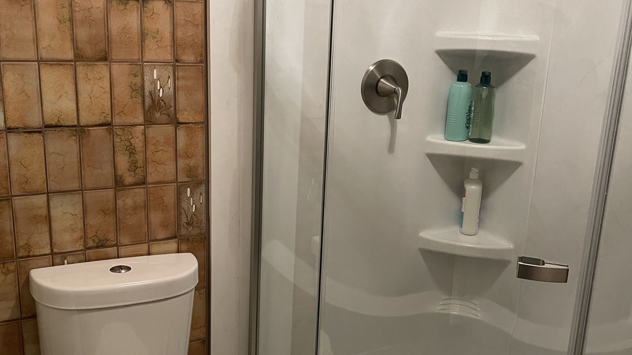 Photo of Bathroom in Monitor