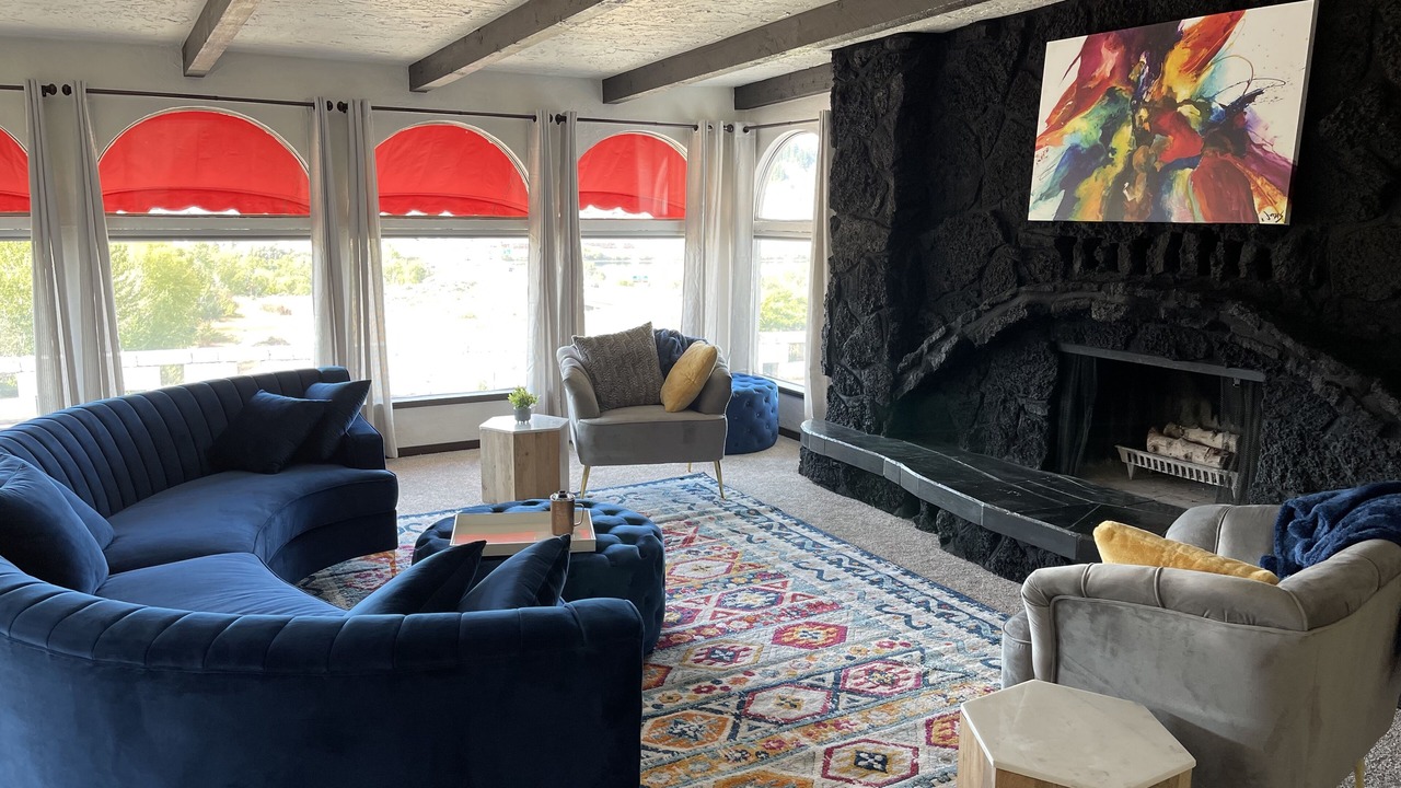 Photo of Livingroom in Monitor