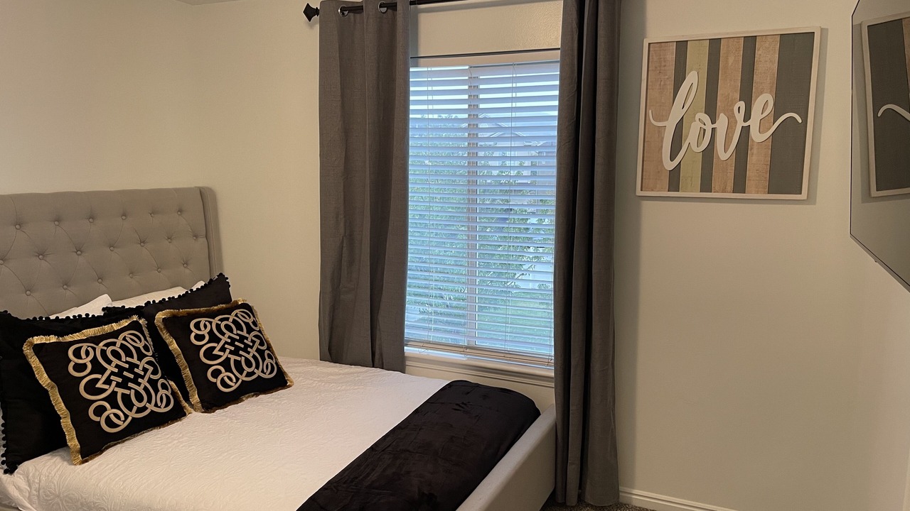 Photo of Bedroom in Lehi