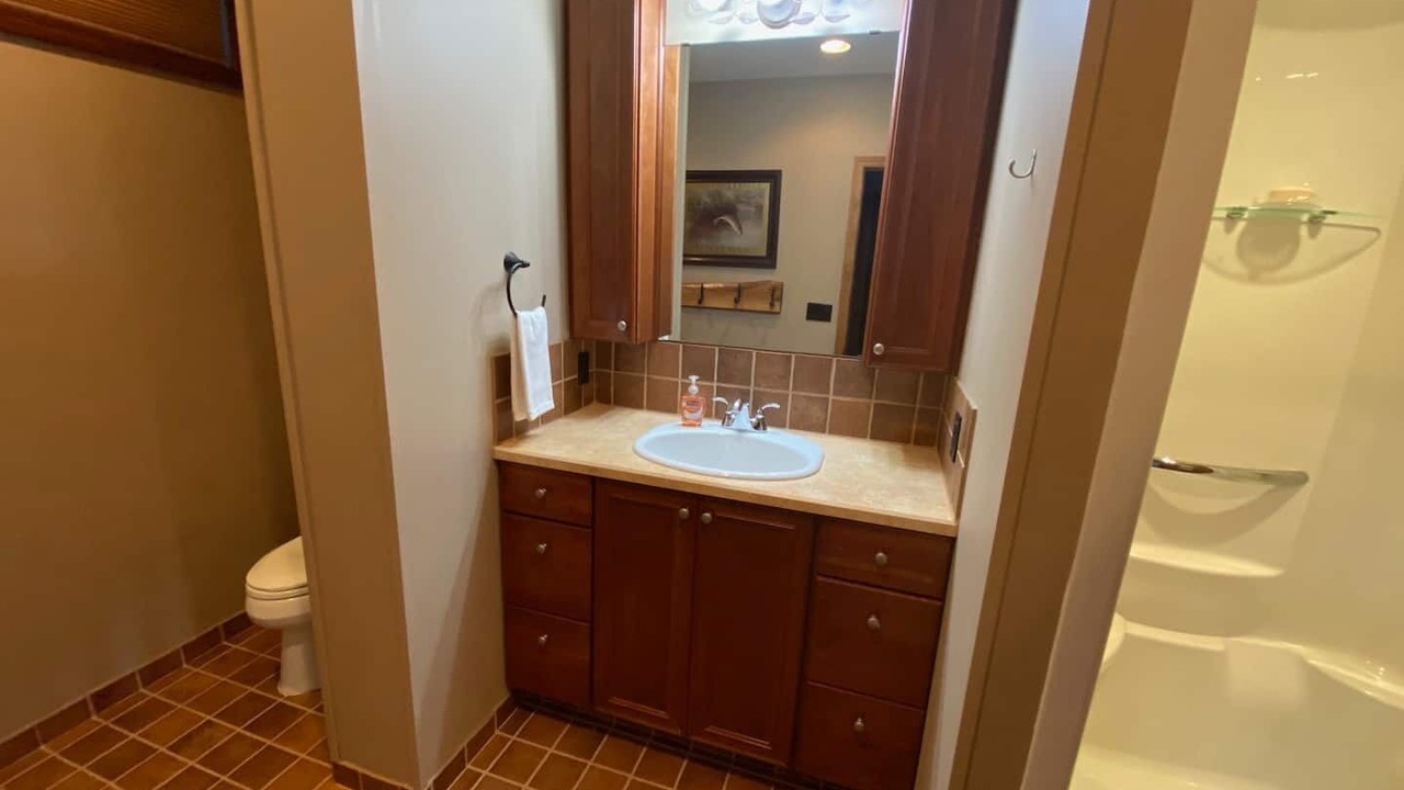 Photo of Bathroom in Town of Clifton