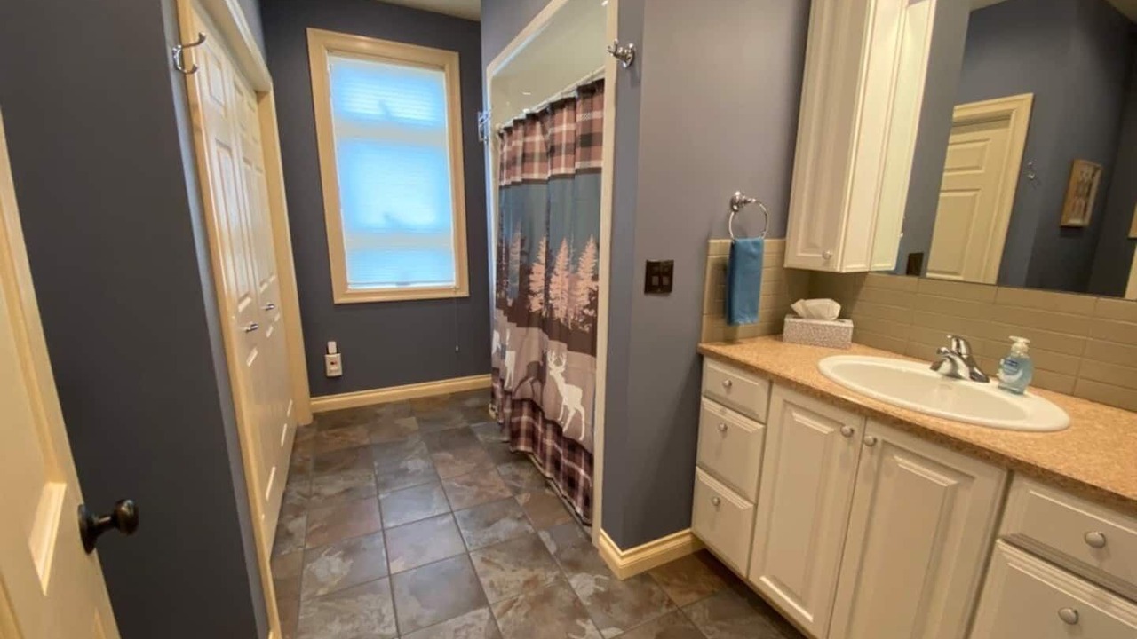 Photo of Bathroom in Town of Clifton