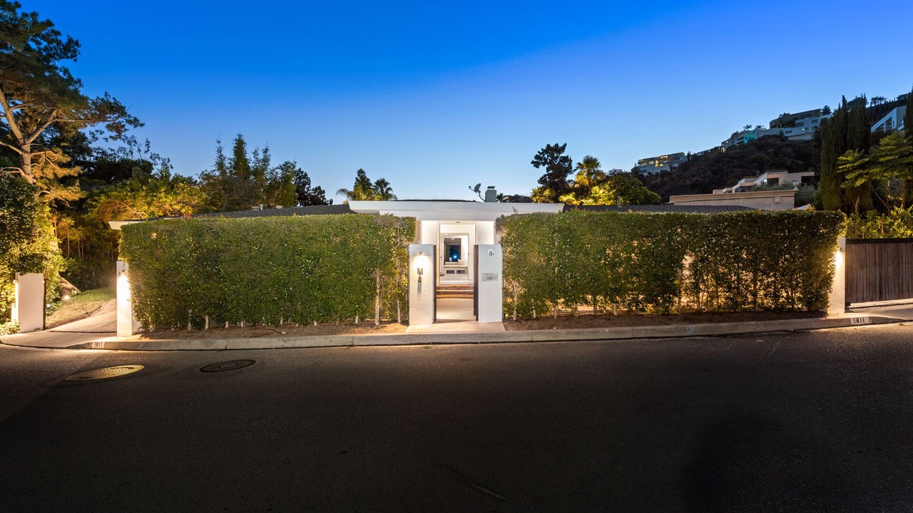 Photo of Outdoor in Hollywood Hills West