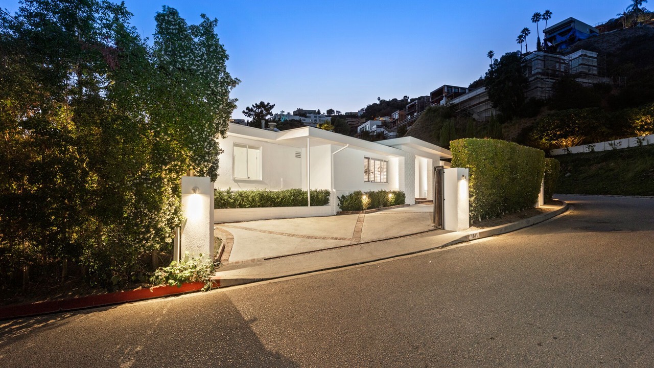 Photo of Outdoor in Hollywood Hills West