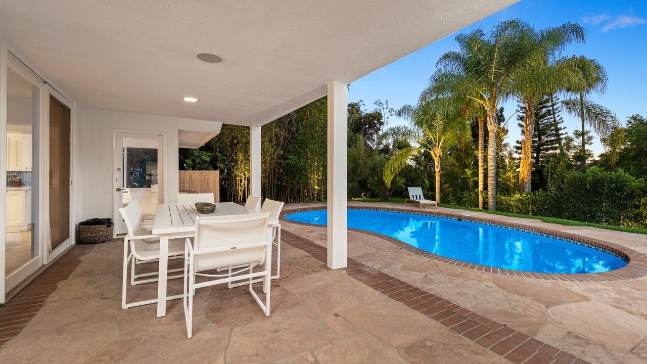 Photo of Outdoor in Hollywood Hills West