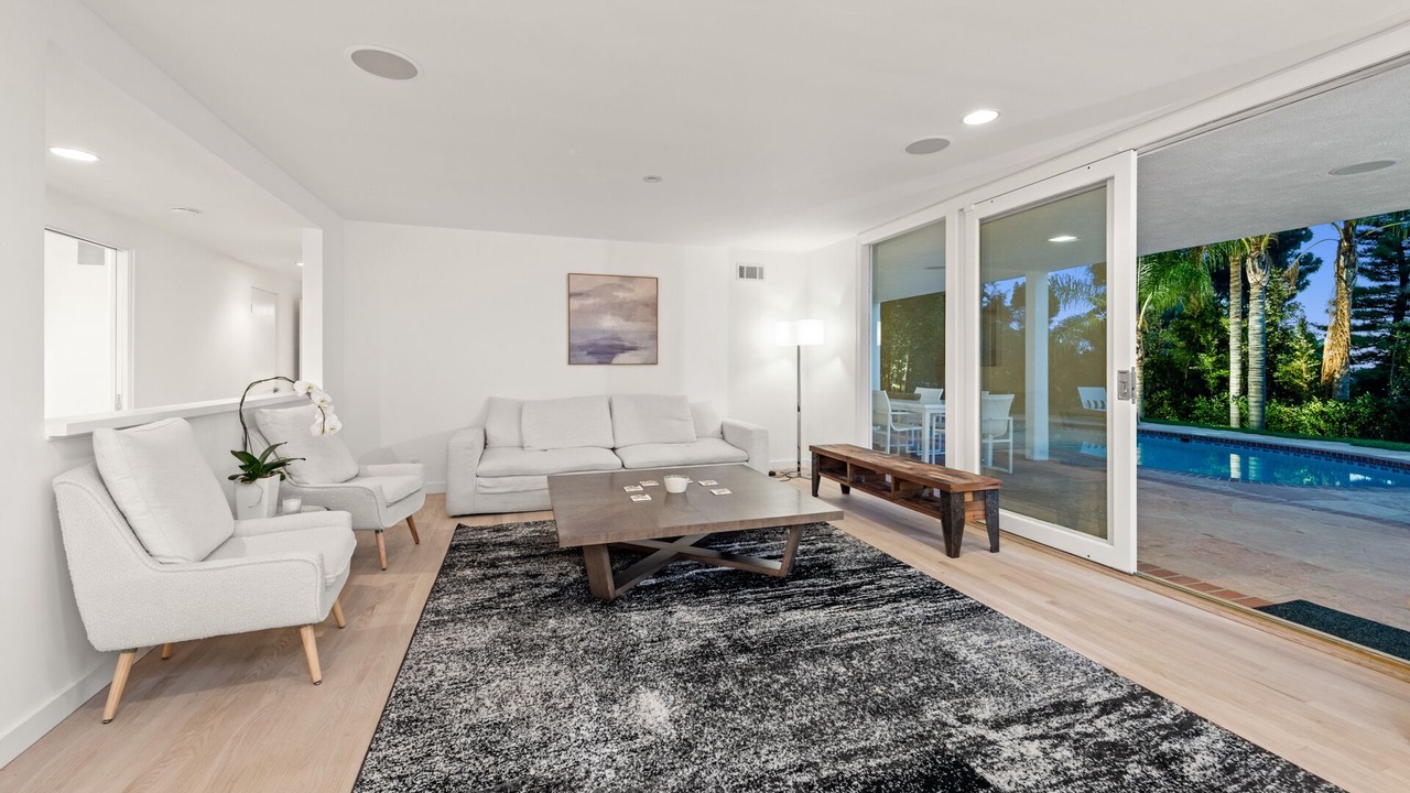 Photo of Livingroom in Hollywood Hills West