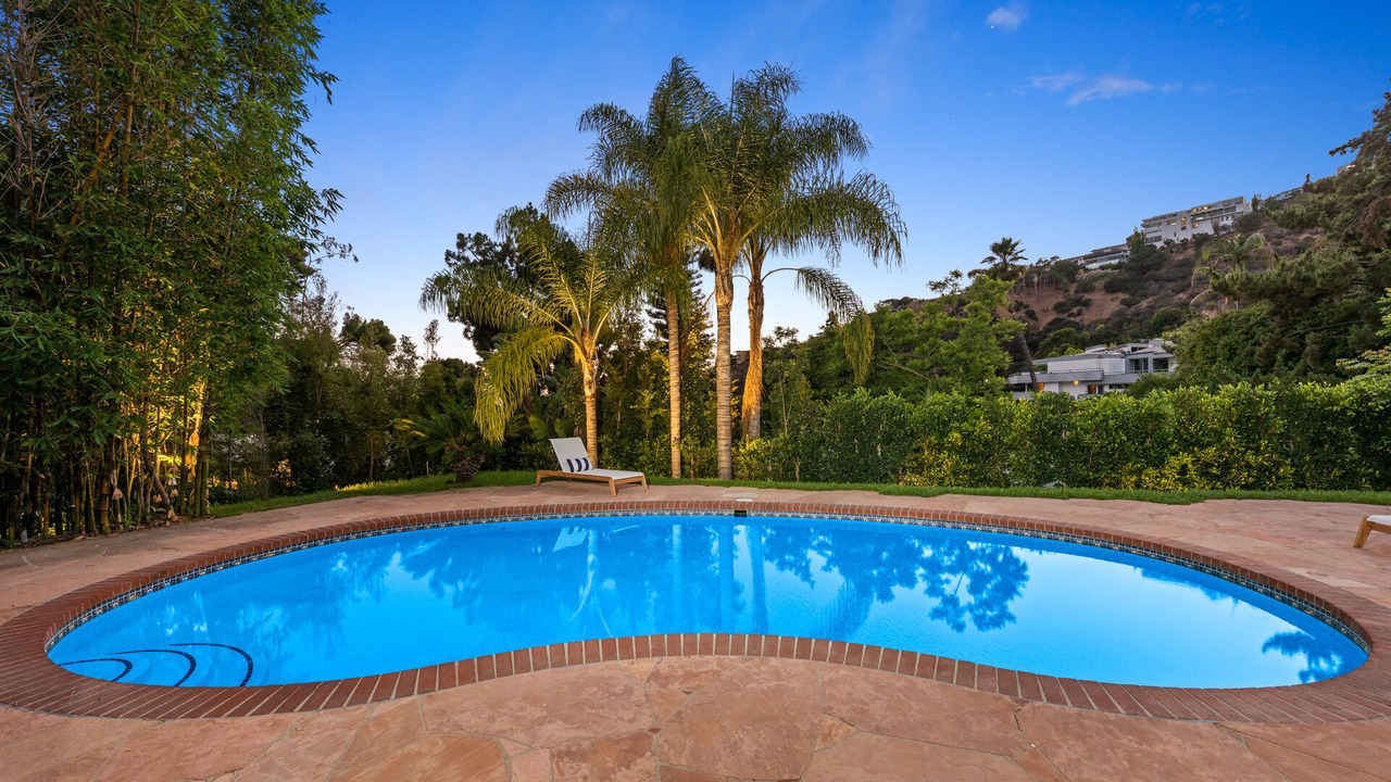 Photo of Outdoor in Hollywood Hills West