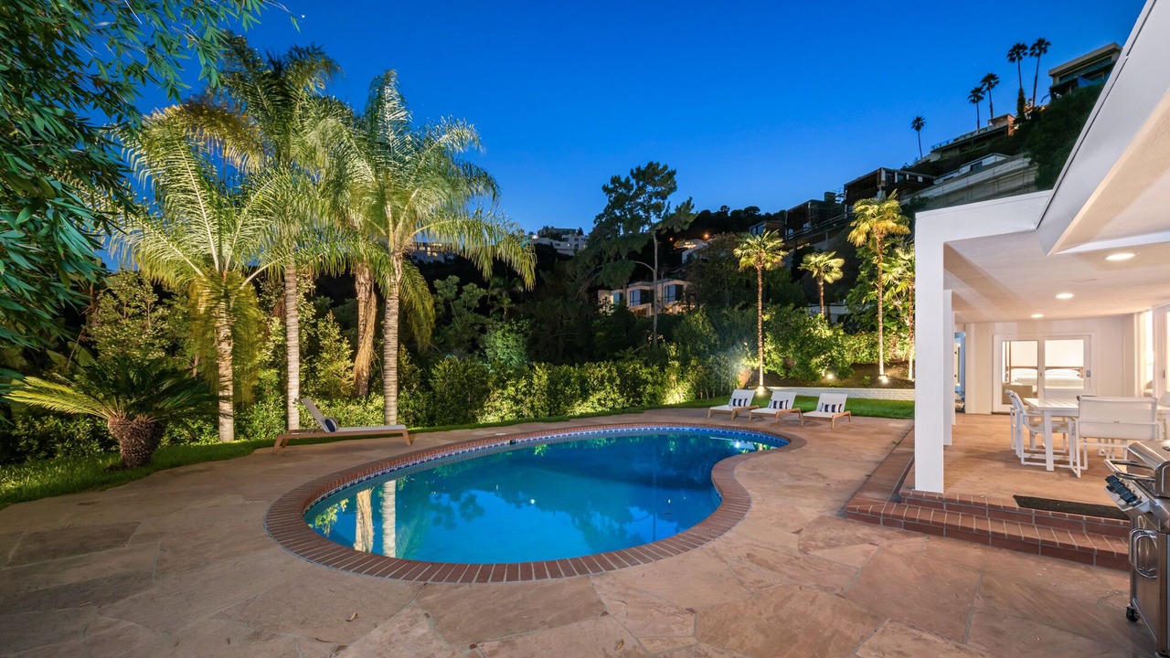 Photo of Outdoor in Hollywood Hills West