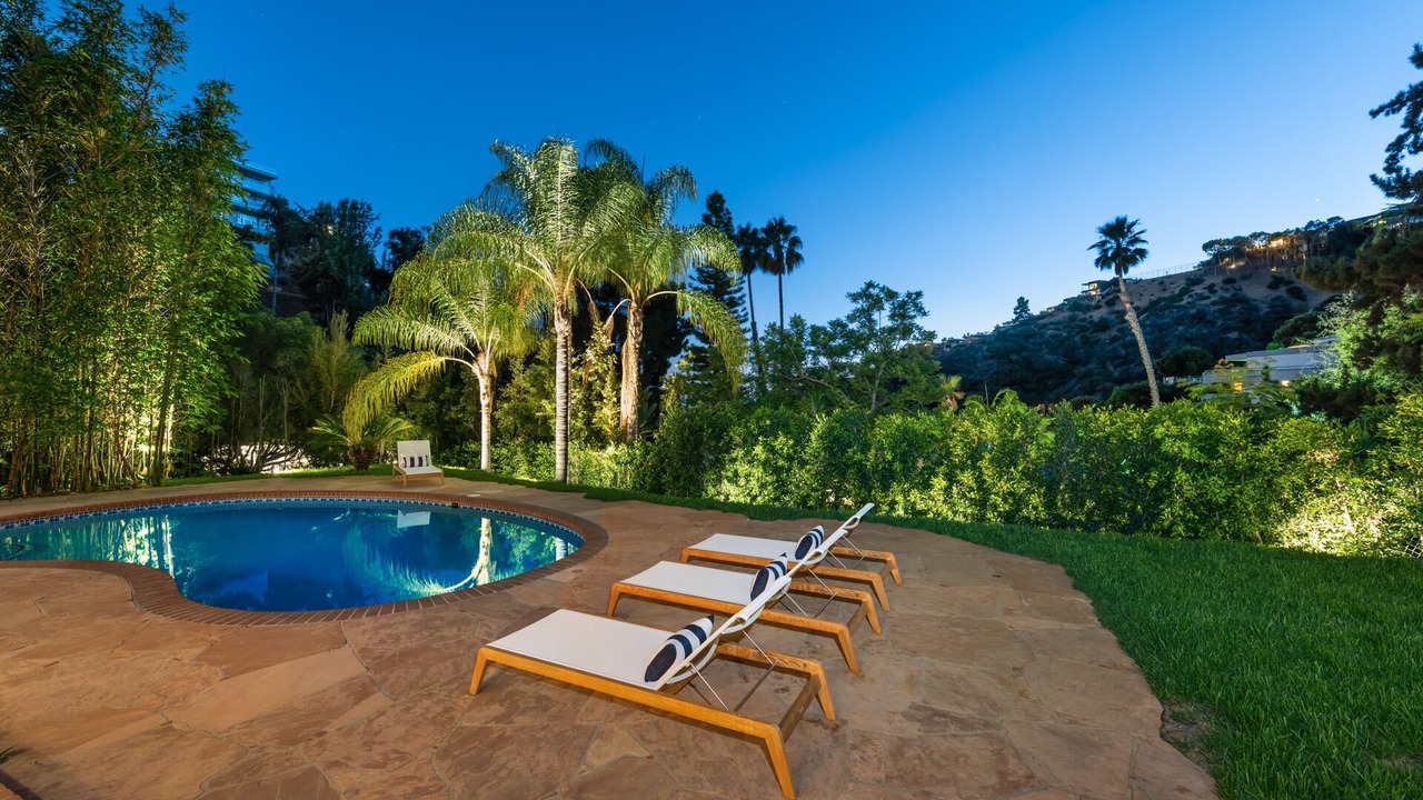 Photo of Outdoor in Hollywood Hills West
