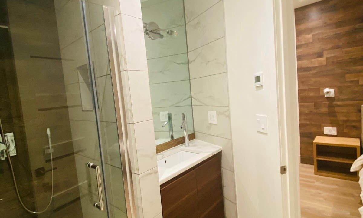 Photo of Bathroom in Manhattan Beach