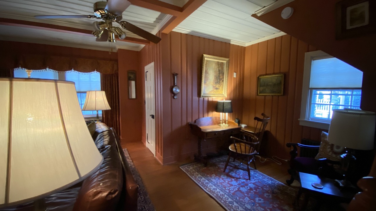 Photo of Livingroom in Williamsburg