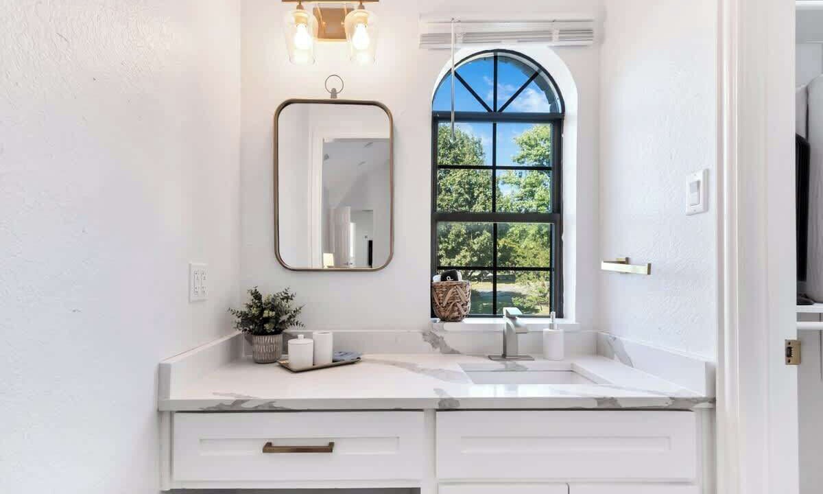 Photo of Bathroom in Rowlett