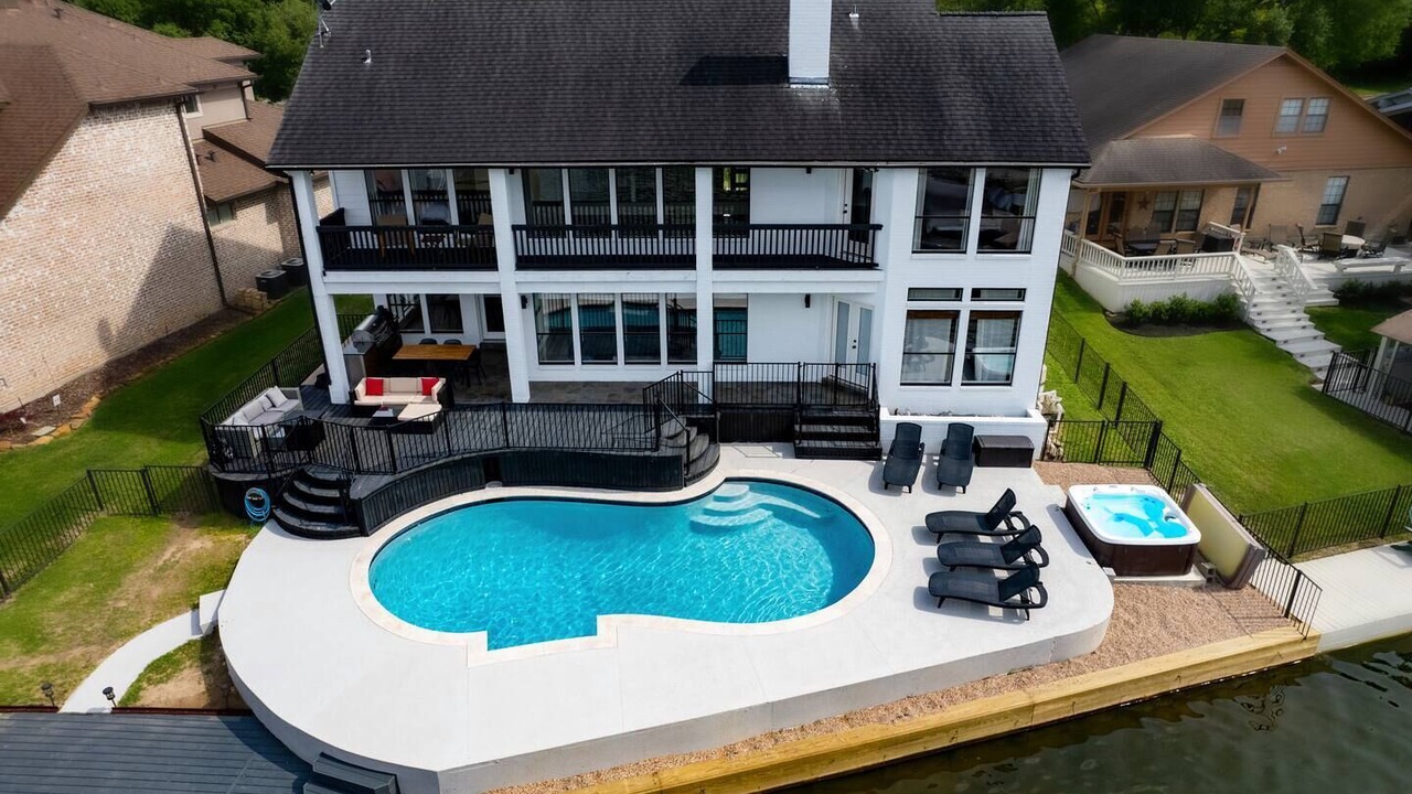 Photo of Outdoor in Walden on Lake Conroe