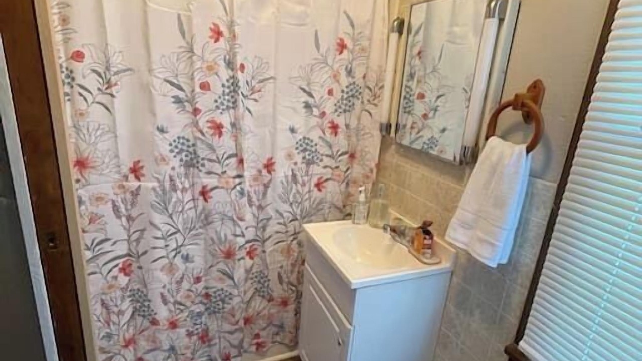 Photo of Bathroom in Seymour