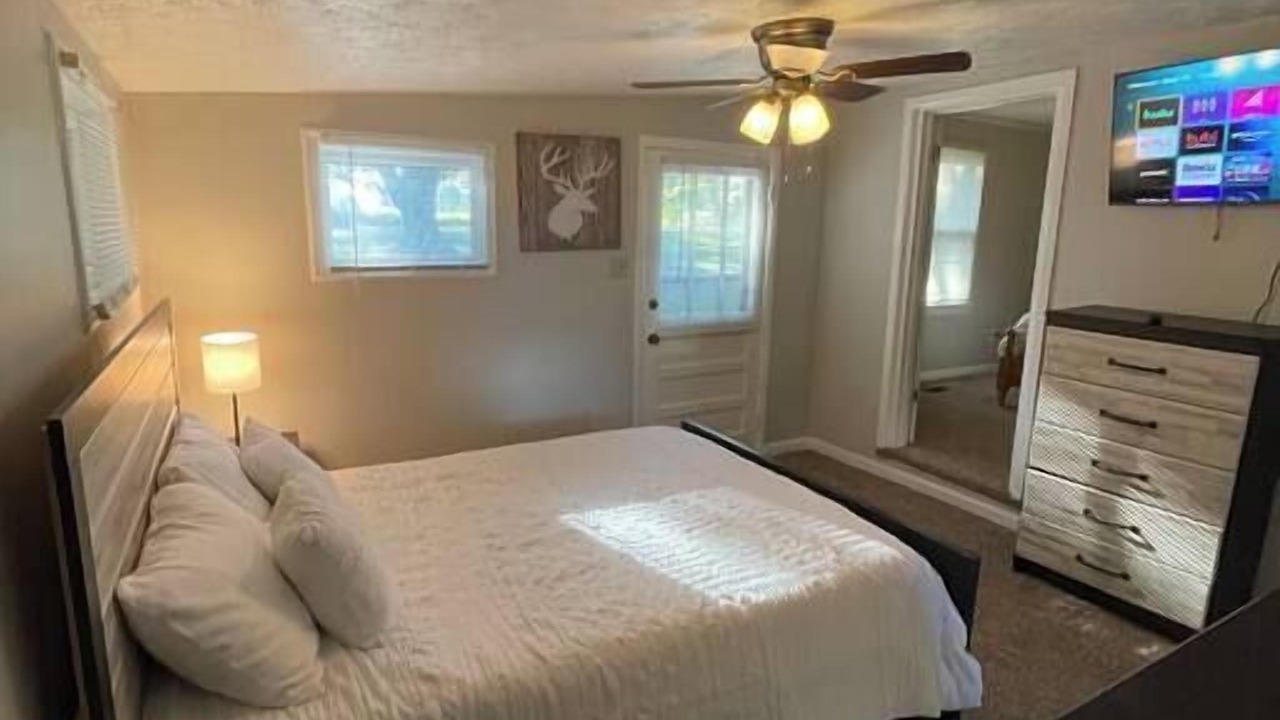 Photo of Bedroom in Seymour