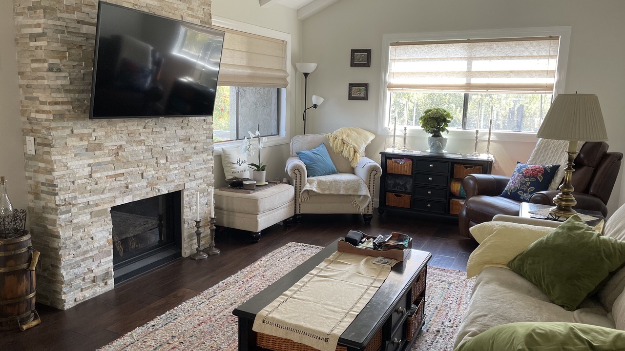 Photo of Livingroom in Westside Costa Mesa