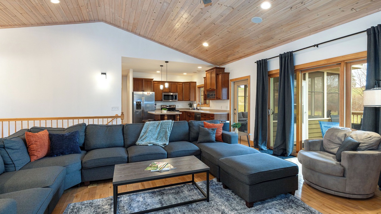 Photo of Livingroom in The Galena Territory